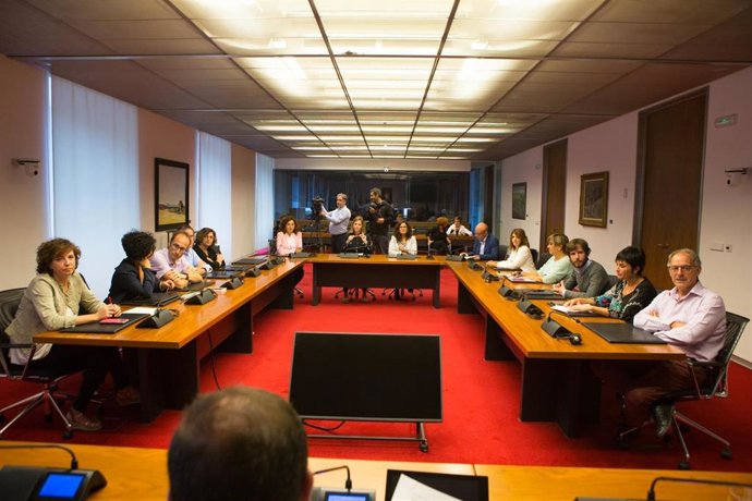 Archivo - Comisión parlamentaria.