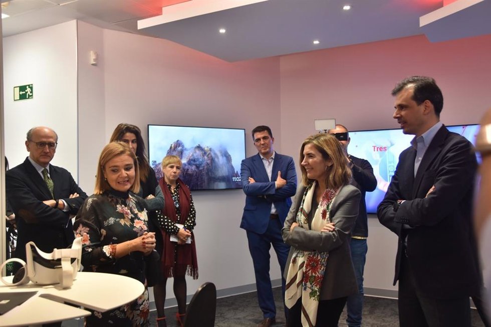 Empleo lanza un programa junto a Vodafone para formar a 3.240 andaluces en tecnologías 5G. 