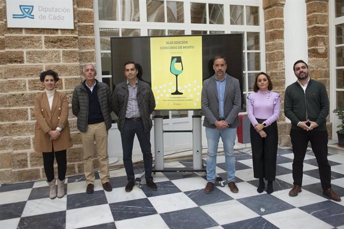 Presentación en la Diputación de Cádiz del Concurso de Mosto y el Concurso de Cocina de Trebujena