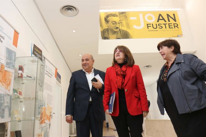 Amparo Navarro Josep Maria Ferri Coll  Ver?nica Cant?, Acad?mia Valencia de la Llengua
