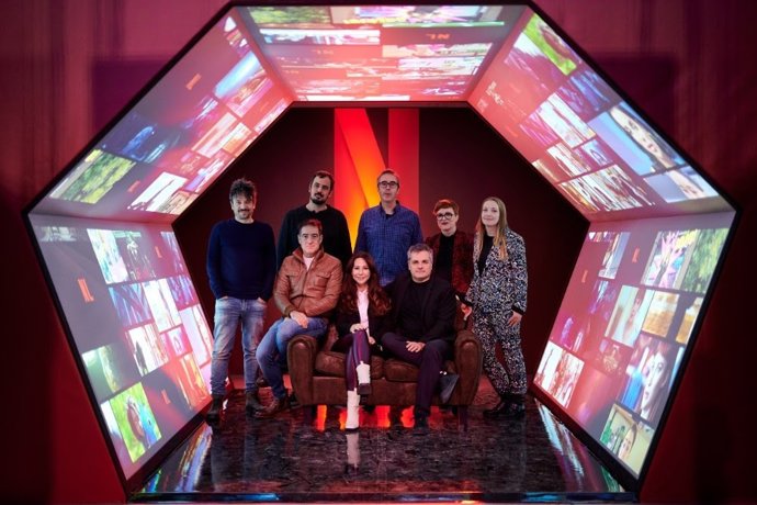 Oriol Paulo, lex Pastor, Álex Pina, David Pastor, Esther Martínez Lobato, Carlos Montero, Laura Sarmiento y Núria Valls
