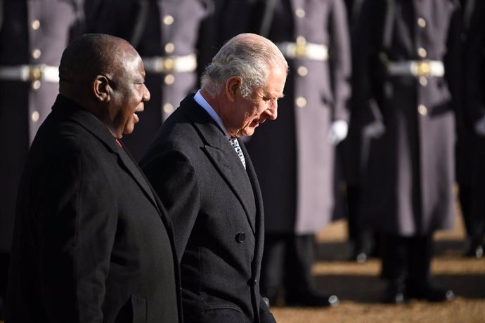 El rey Carlos III de Reino Unido junto al presidente de Sudáfrica, Cyril Ramaphosa