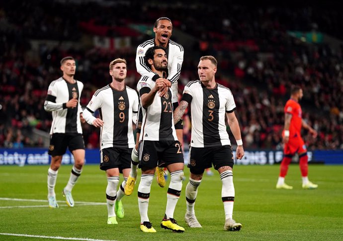 Archivo - 26 September 2022, United Kingdom, London: Germany's Ilkay Gundogan celebrates scoring his side's first goal with team-mates during the UEFA Nations League match Group Csoccer match between England and Germany at Wembley Stadium. Photo: Nick 