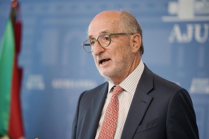 Archivo - El presidente de Repsol, Antonio Brufau