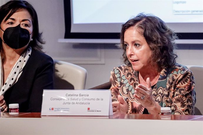 La consejera de Salud y Consumo de la Junta de Andalucía, Catalina García, en rueda de prensa en una imagen de archivo