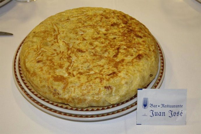 Archivo - La conocida tortilla de patatas del restaurante Juan José.