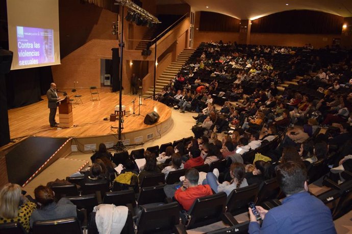 El Campus de Albacete ha acogido el acto institucional en conmemoración del 25N