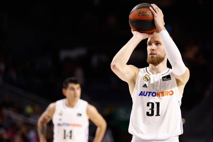 Dzanan Musa durante un partido con el Real Madrid