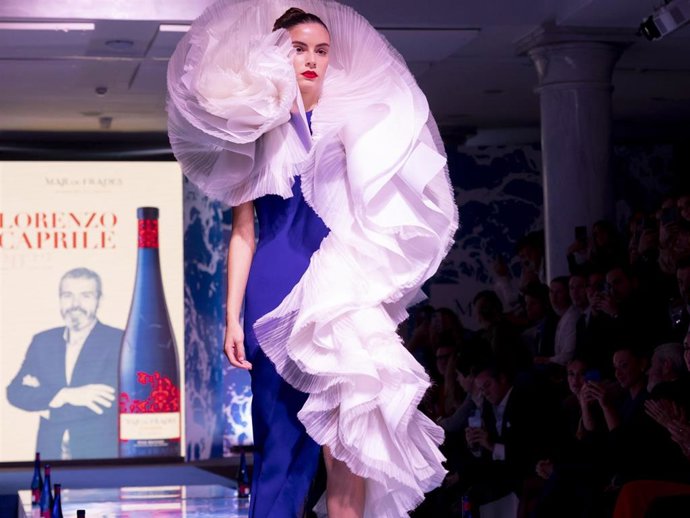 Mar de Frades ha homenajeado a la moda española y a los diseñadores más destacados del panorama nacional con un desfile único celebrado en el Palacio de Neptuno