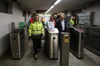 Carazo acusa al Gobierno de "ser cicatero" con Sevilla al no asumir el coste de los trenes de la línea 3