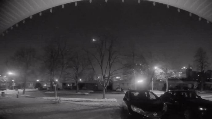 Una cámara capta la luz cegadora de un meteorito sobre Canadá
