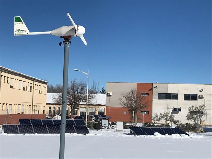 Archivo - El CIFP de Aguas Nuevas logra ser seleccionado por el Programa Dualiza para desarrollar un proyecto de monitorización de instalaciones de energías renovables