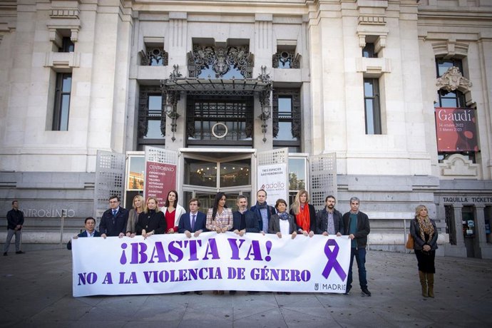 Minuto de silencio convocado por el Ayuntamiento como muestra de repulsa y condena por un asesinato machista  