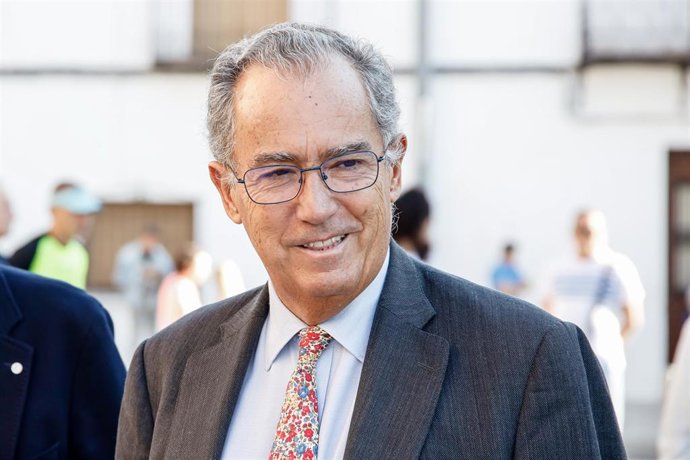 Archivo - El vicepresidente, consejero de Educación y Universidades de la Comunidad de Madrid, Enrique Ossorio, a su llegada a la reunión del consejo de Gobierno, en el Ayuntamiento de Móstoles, a 21 de septiembre de 2022, en Móstoles, Madrid (España). 