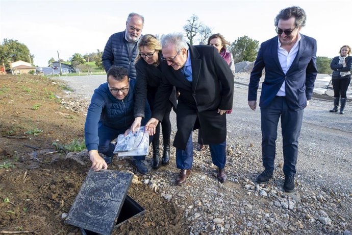 La Consejera De Empleo Y Políticas Sociales, Eugenia Gómez De Diego, Asiste A La Colocación De La Primera Piedra De La Futura Residencia De Ancianos De Rubayo, Que Contará Con 120 Plazas