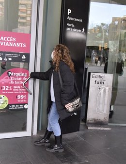 Gemma Montull a su llegada a la Ciutat de la Justicia, a miércoles 23 de noviembre de 2022 en Barcelona, Catalunya (España)