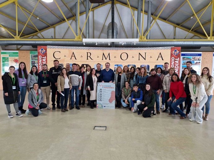 El alcalde de Carmona, Juan Ávila, en la presentación de la campaña 'Seis meses, seis razones'.