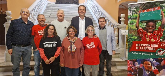 El delegado del Ayuntamiento de Sevilla Juan Antonio Barrionuevo ha participado en la presentación de la campaña Operación Niño de Navidad con las entidades organizadoras.