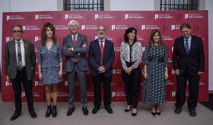 Foto de grupo de los galardonados Premios Jaume I 2022