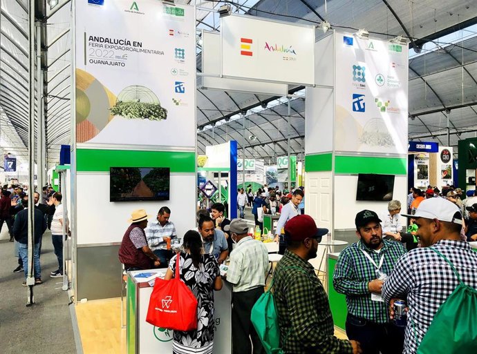 Foto Y Nota De Prensa: La Junta Potencia La Industria Auxiliar De La Agricultura Andaluza Ante Más De 126.000 Profesionales En Expo Guanajuato México
