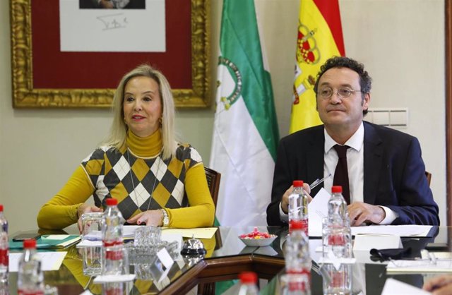 El fiscal general del Estado, Álvaro García Ortíz, y la fiscal superior de Andalucía, Ana Tárrago, en la sede de la Fiscalía Superior de Andalucía.