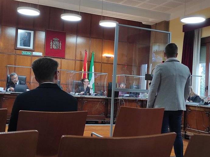 Los dos acusados durante el juicio