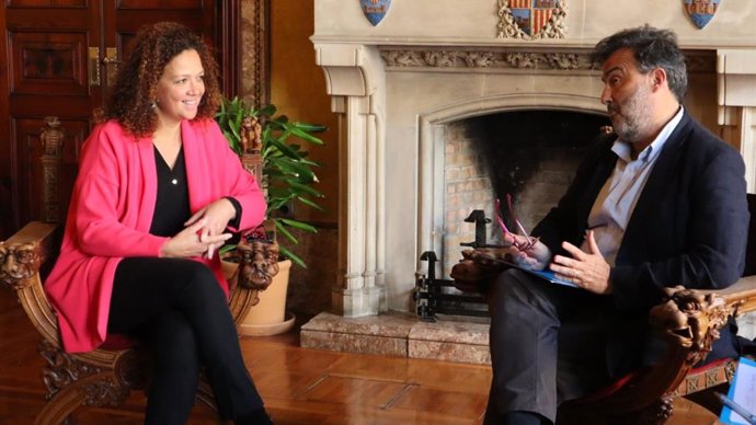 La presidenta del Consell de Mallorca, Catalina Cladera, y el director ejecutivo de Unicef España, José Maria Vera.