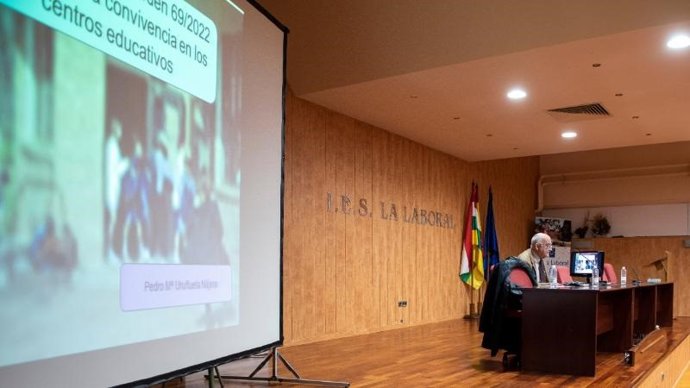 La Rioja prosigue los encuentros de trabajo con la Comunidad Educativa para abordar el Decreto de Convivencia