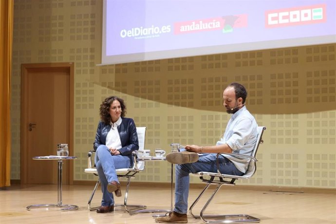 La secretaria general de CCOO en Andalucía, Nuria López, durante la charla.