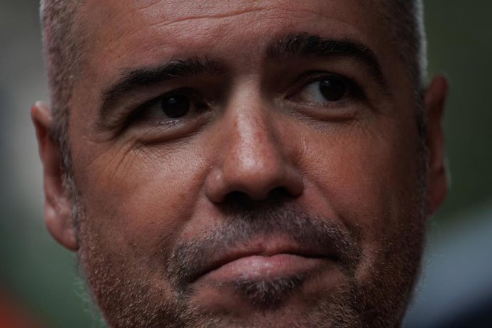 El secretario general de Comisiones Obreras, Unai Sordo,  a su llegada a una movilización convocada por CCOO y UGT desde Atocha, a 3 de noviembre de 2022, en Madrid (España). CCOO y UGT movilizan a delegaciones y trabajadores de todo el país para exigir