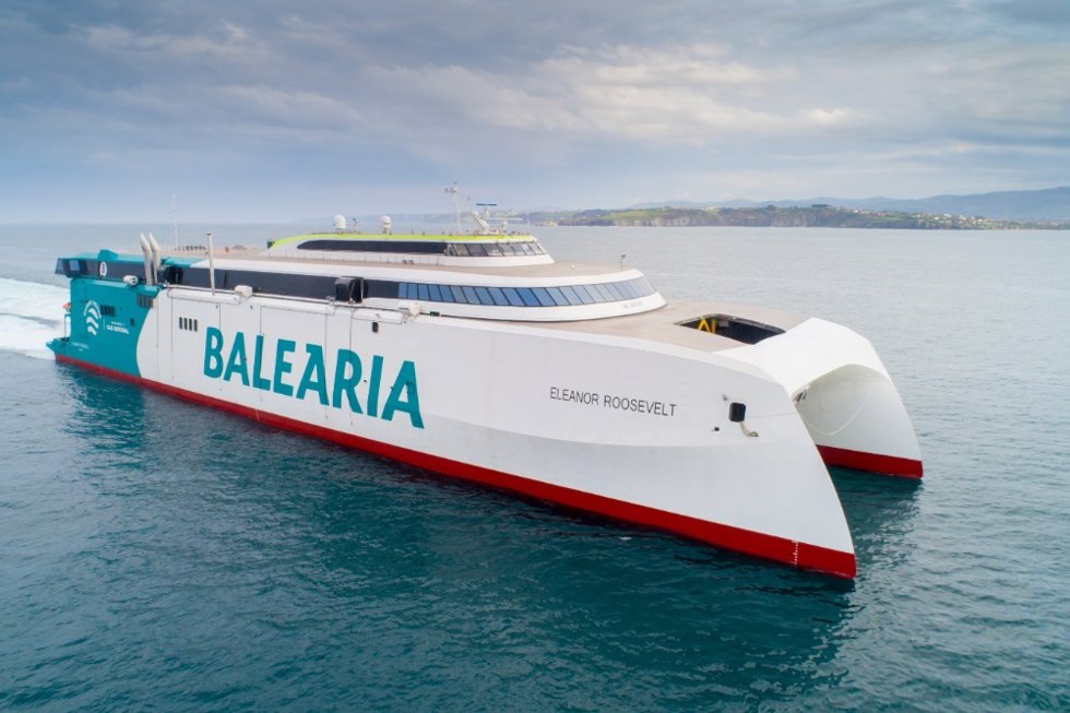 El fast ferry Eleanor Roosevelt de Balearia.