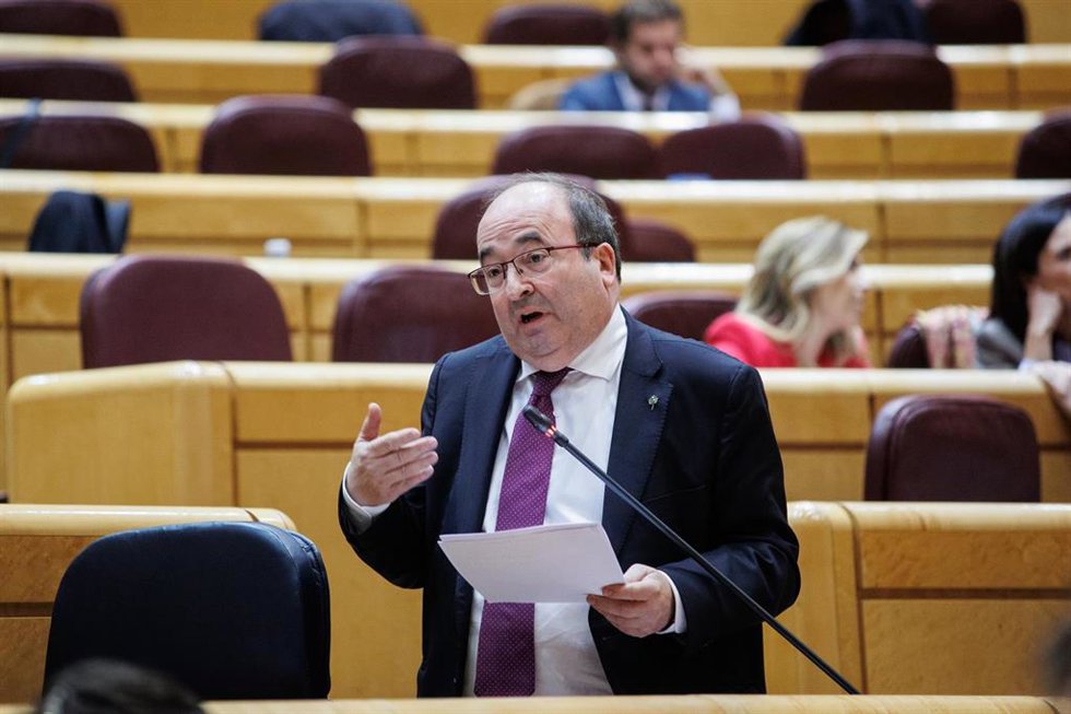 El ministro de Cultura y Deporte, Miquel Iceta, interviene durante una sesión de control al Gobierno en el Senado, a 22 de noviembre de 2022, en Madrid (España). El PP intensifica su ofensiva contra el jefe del Ejecutivo centrándose en dos de los frente