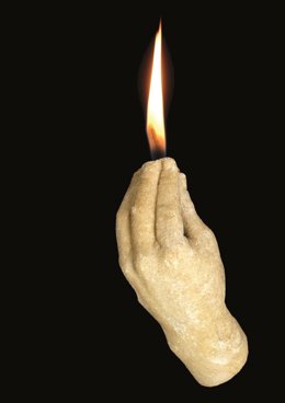 Carme Teatre devuelve a los escenarios la "celebrada" 'Plany en la mort d'Enric Ribera', de Rodolf Sirera