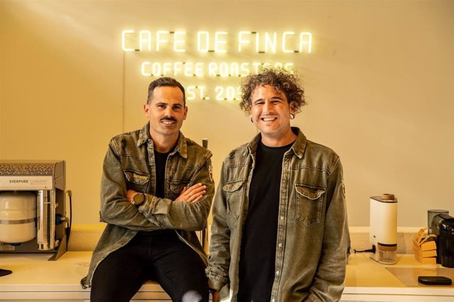 El ceo y fundador de Café de Finca, Jonathan Moral, y el Head Of Coffee de Café de Finca, Juan Pendas.