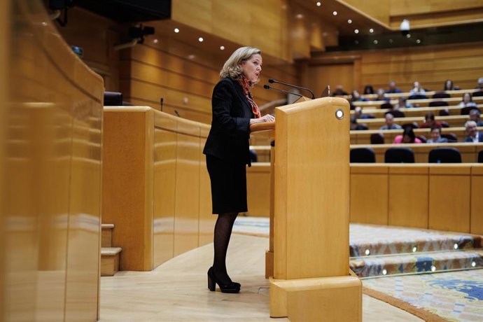La vicepresidenta primera y ministra de Asuntos Económicos y Transformación Digital, Nadia Calviño, durante una sesión de control al Gobierno en el Senado, a 22 de noviembre de 2022, en Madrid (España).