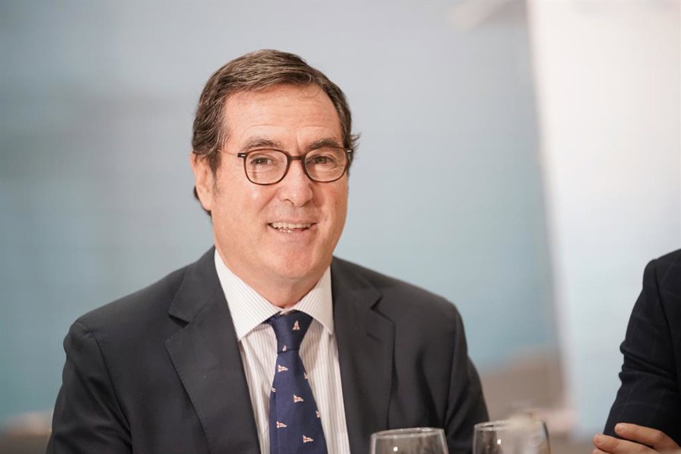 Archivo - El presidente de la CEOE, Antonio Garamendi, participa en el foro económico "Las Empresas ante los Nuevos Retos de 2023", en el Hotel Silken, a 11 de octubre de 2022, en Vitoria-Gasteiz, Álava, País Vasco (España). 