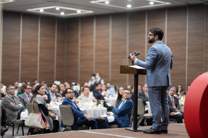 El presidente de Chile, Gabriel Boric, en encuentro con empresarios mexicanos, como parte de su visita oficial a México
