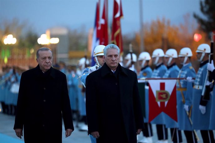 El presidente turco, Recep Tayyip Erdogan, y su homólogo cubano, Miguel Díaz-Canel