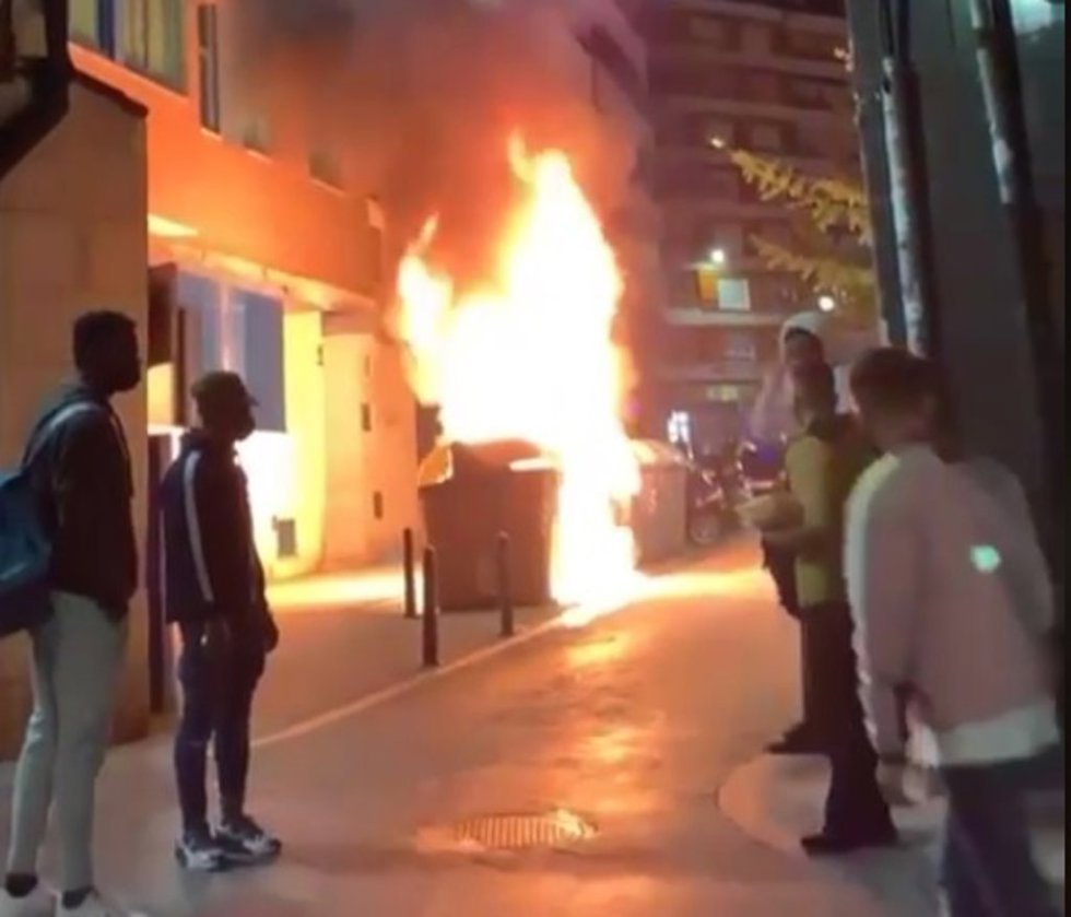 Archivo - Captura de vídeo difundido por redes sociales de los disturbios en Santander