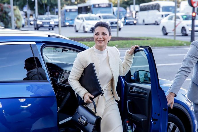 La exdirigente de Vox Macarena Olona a su llegada a la presentación de su proyecto personal, en el Palacio de Linares
