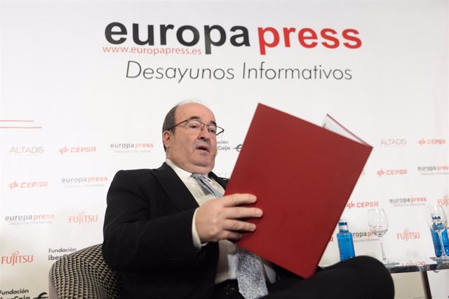 El ministro de Cultura y Deporte, Miquel Iceta, durante un desayuno informativo de Europa Press, en el Hotel Rosewood Villa Magna este jueves 24 de noviembre de 2022.