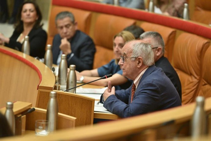 Archivo - El consejero de Educación, Pedro Uruñuela