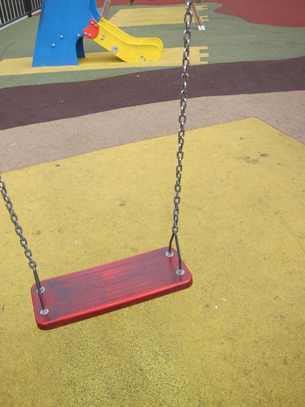 Archivo - Parque infantil, juegos, niños, infancia