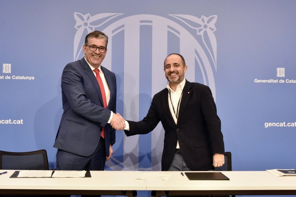 El director de Personas de Caprabo, Alberto Cañas, y el presidente ejecutivo de la Agncia FPCAT, Fabian Mohedano, este jueves en Barcelona