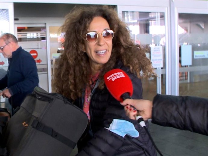 Rosario Flores, a su llegada a Madrid tras recibir el Grammy Latino a la Excelencia Musical