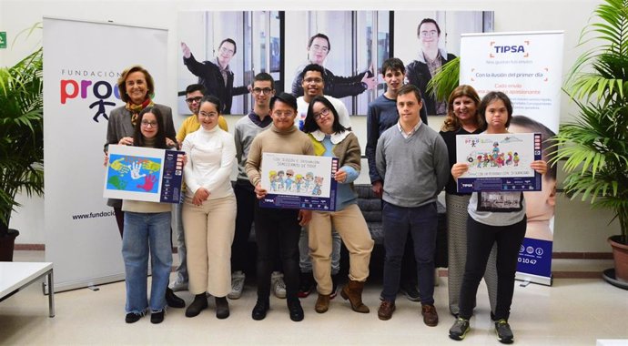 La empresa de transporte urgente TIPSA lanza la séptima edición de su campaña solidaria de Navidad, bajo el lema 'Capaces de todo', con el objetivo de visibilizar la discapacidad física e intelectual. Imagen de un acto celebrado en la sede de Prodis