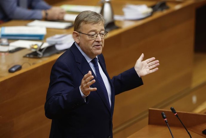 El president de la Generalitat, Ximo Puig, en Les Corts.