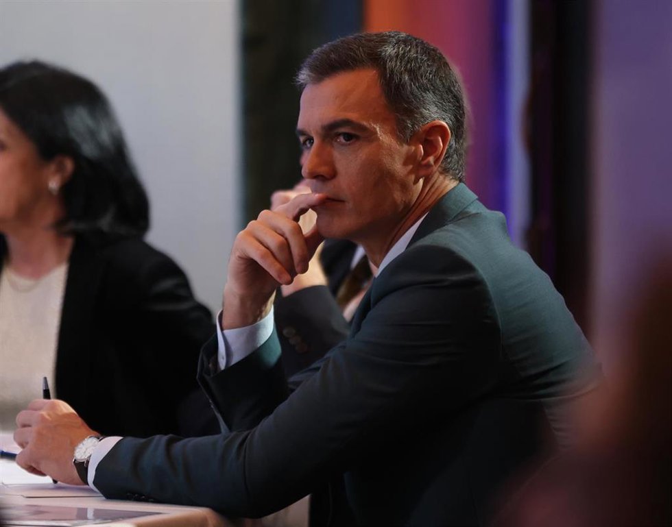 El presidente del Gobierno, Pedro Sánchez, durante el acto de inauguración del encuentro empresarial 'La innovación en la nube como oportunidad para España', en el Hotel InterContinental Madrid, a 24 de noviembre de 2022, en Madrid (España). El encuentr