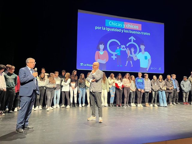 Ritxar Bacete apuesta por "escuchar" para "conectar" con los jóvenes y avanzar hacia modelos positivos de masculinidad