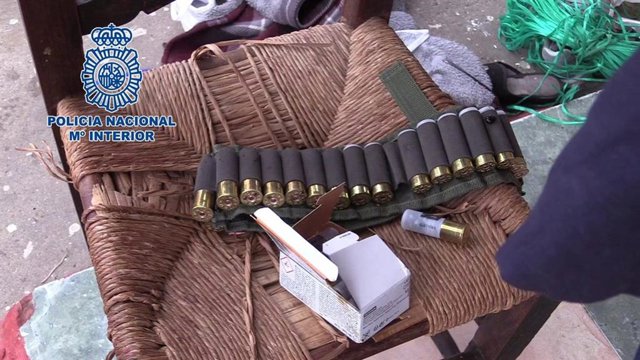 Cartuchos intervenidos a los detenidos